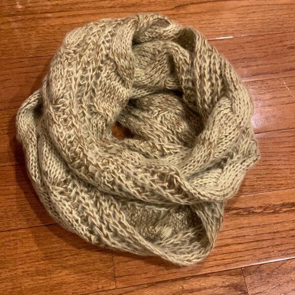 Accessories - Infinity scarf